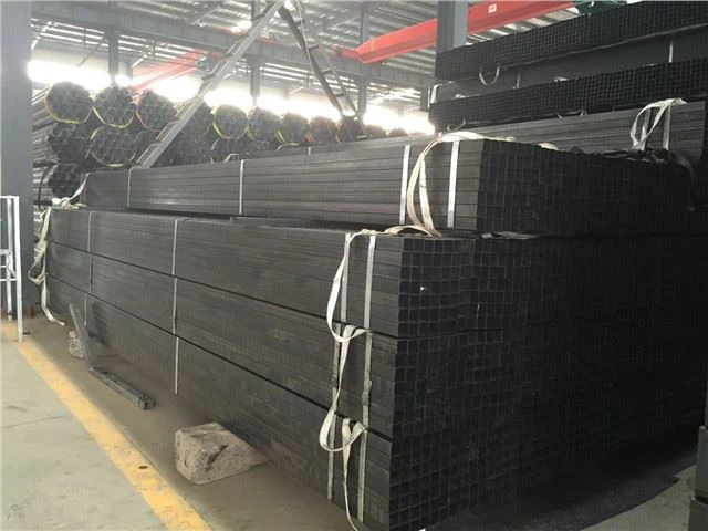 Tubo Preto 40 * 40mm